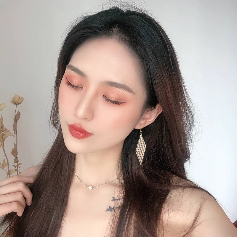 Fashionable, exquisite and versatile tassel earrings, silver needle high-end earrings, feminine, light luxury and exaggerated earrings and accessories wholesale details Picture