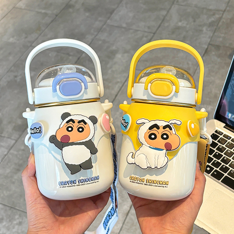 Crayon Shin-chan student small belly insulated cup, lock design, adjustable cup string, silicone spout, large-capacity drinking cup details Picture