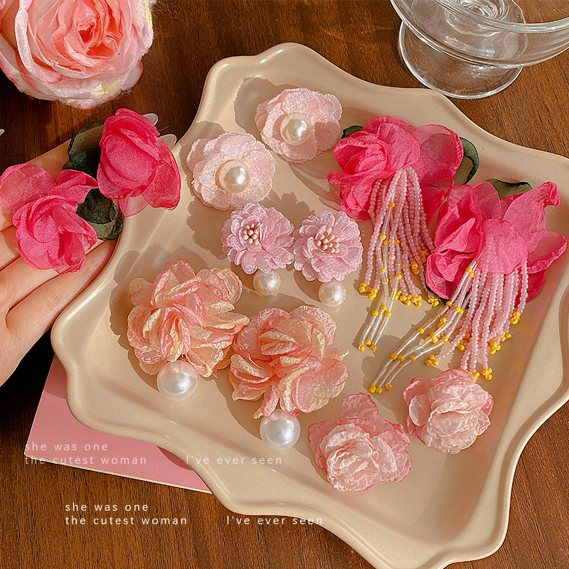 Pink tulle flower earrings for women, 2025 new long tassel style, elegant stud earrings, internet-famous high-end earrings, summer full figure
