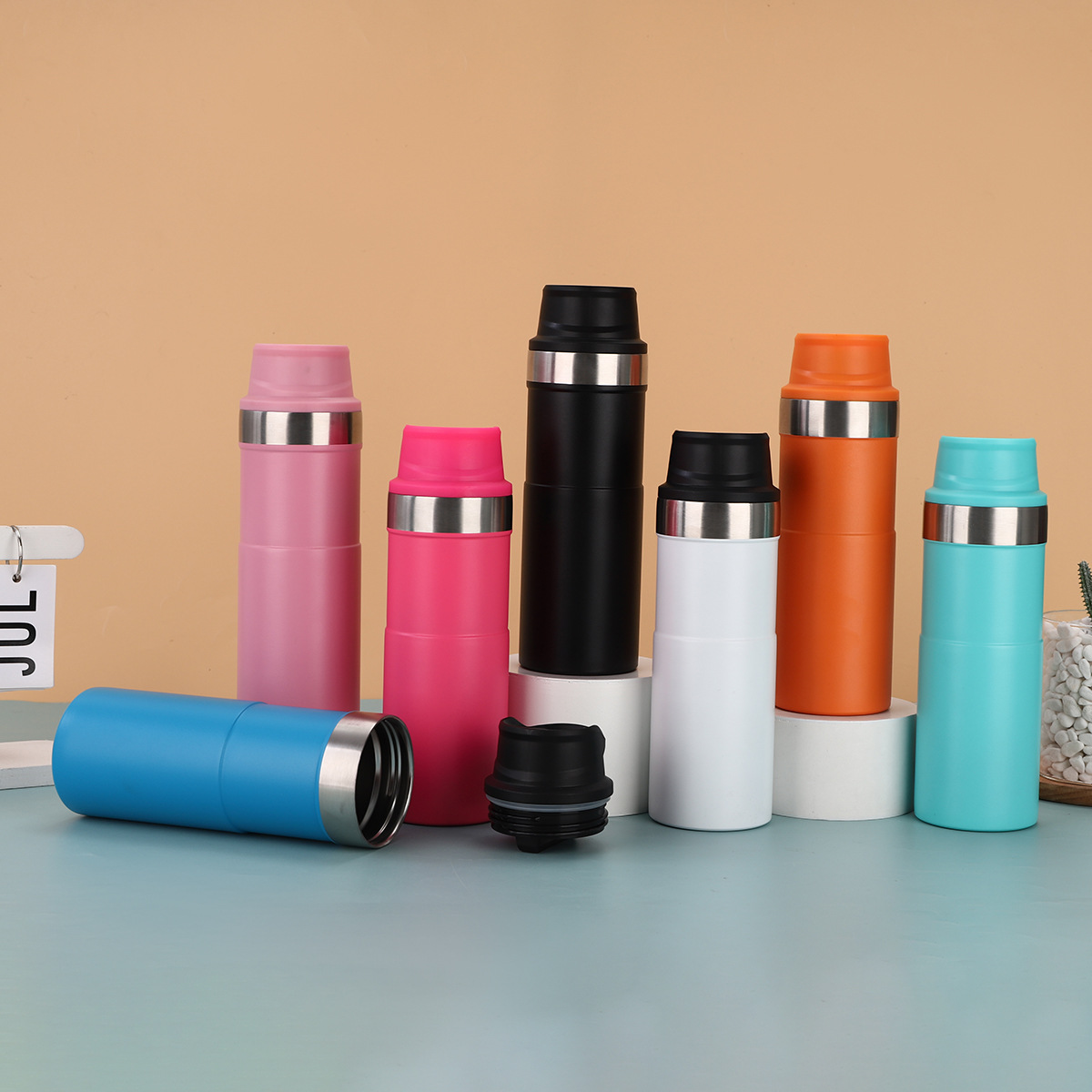 Creative double-layer vacuum 304 stainless steel insulated cup, large-capacity solid-color switch cup, outdoor cycling sports water bottle details Picture