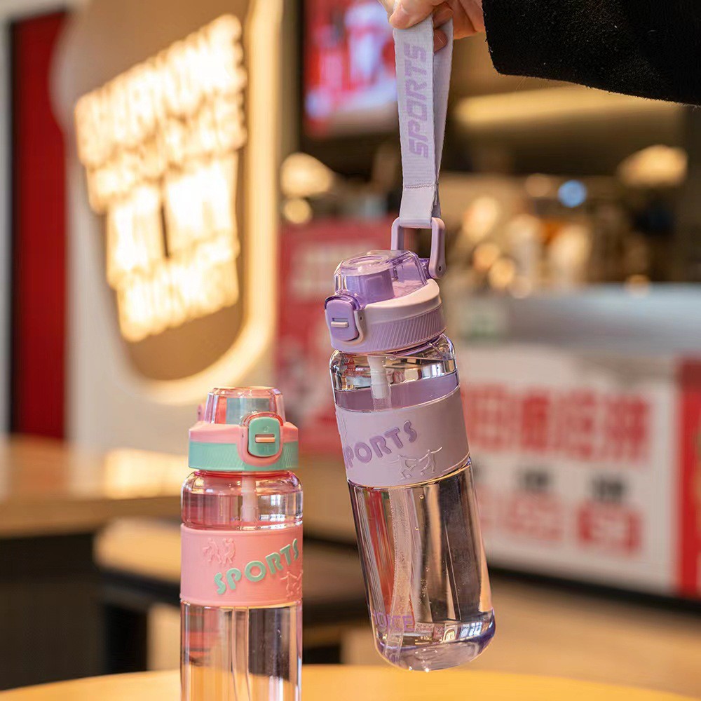 New plastic cups, large-capacity fitness water bottles, summer high appearance level men's and women's drinking cups, student straw cups details Picture