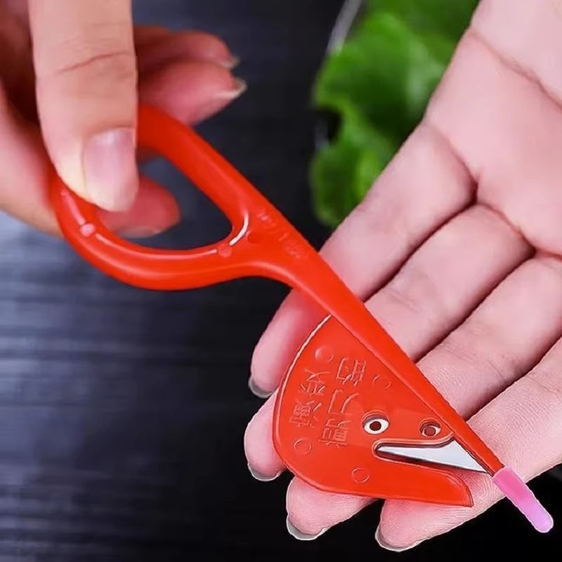 Intestinal cleaning knife, bulk poultry intestinal cleaning knife, chicken and duck intestine piercing knife, chicken intestine knife, poultry intestinal cleaning knife, chicken and duck intestine breaking magic tool Application Scenario