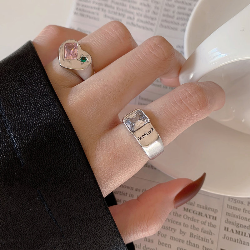 goodluck Ring: A fashionable, individualistic, cool and stylish zircon heart-shaped food ring with a sense of design Specification drawing