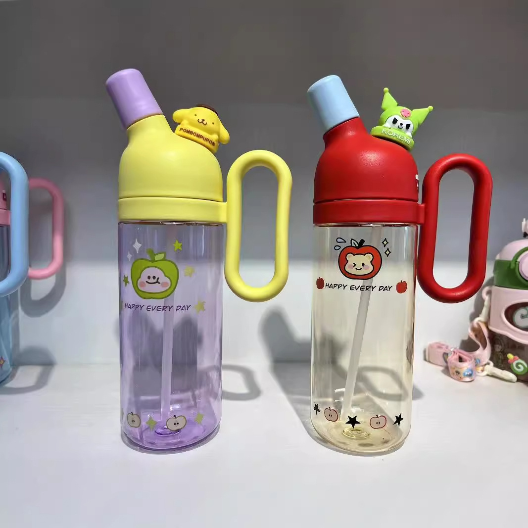 Summer high-appearure-level large-capacity cartoon water cup with handle, cute straw cup, children's water cup, Urala doll cup Application Scenario