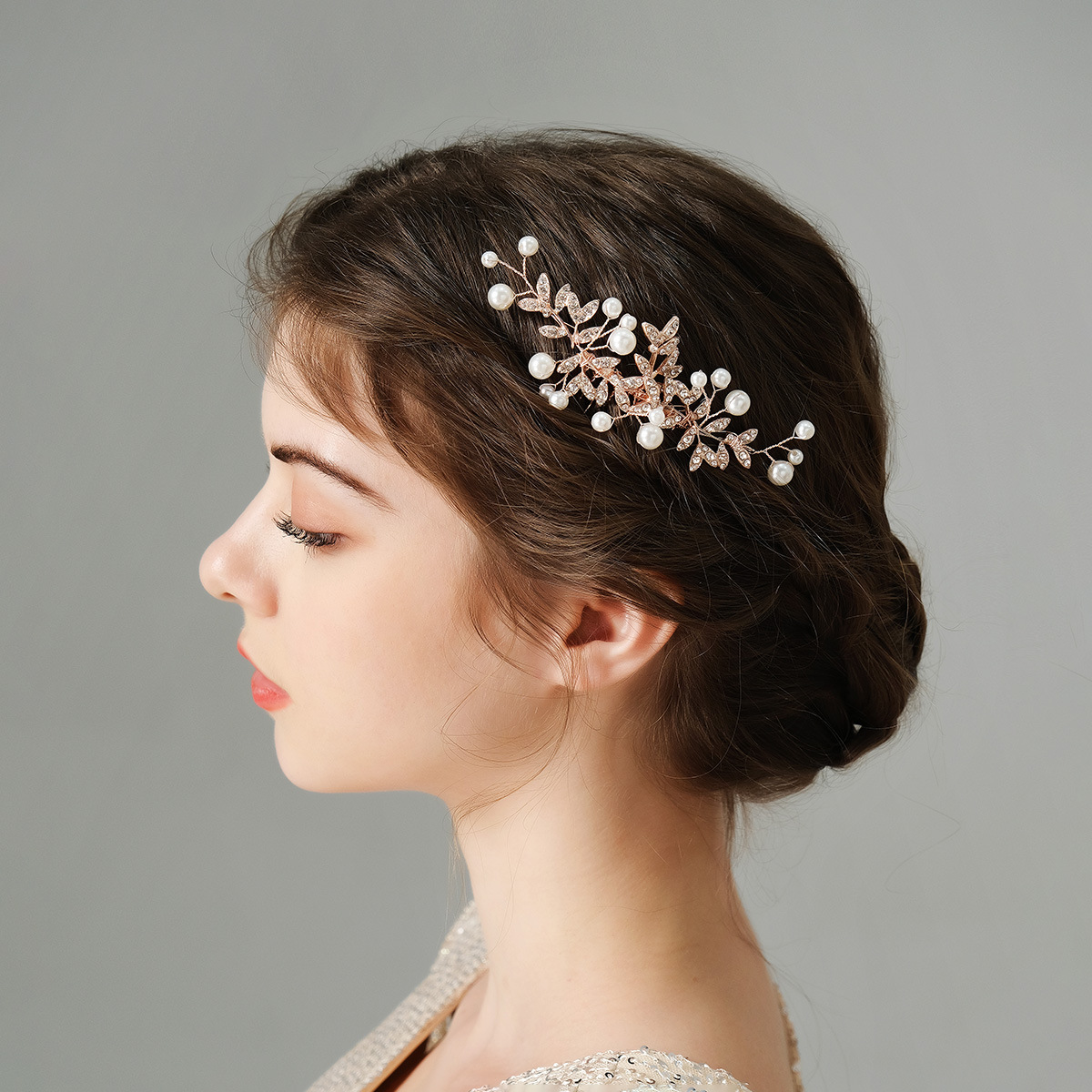 New Chinese-style Xiuhe hair accessory, retro forest-themed handcrafted pearl comb, women's ins updo, alloy water diamond bridal hair comb full figure