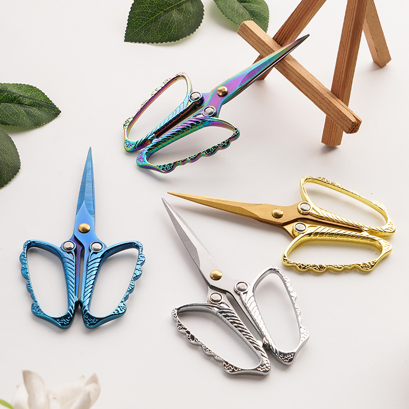 Pointed-nose hand scissors, stainless steel creative retro creative window decoration embroidery hand small scissors, high-sharpness office scissors full figure
