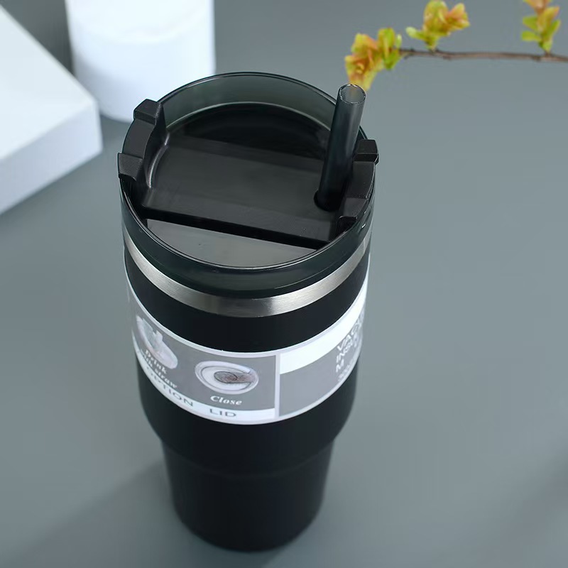 Cross-border 30oz car cup, large-capacity ice cup, 304 stainless steel insulated and chilled cup, coffee cup with straw Application Scenario