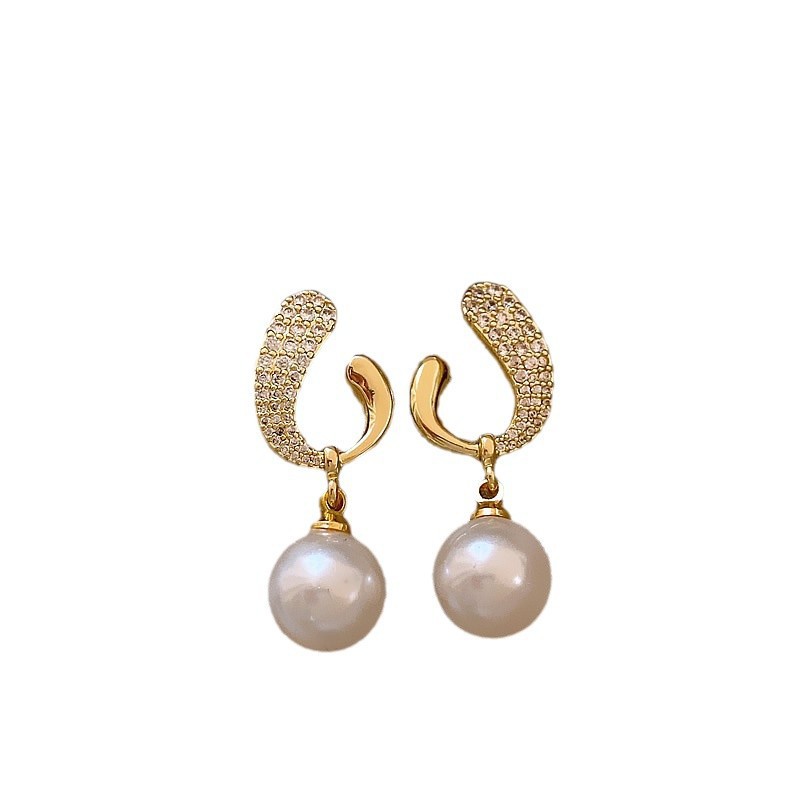 Autumn and winter French retro light luxury pearl earrings, 2024 new bestsellers, stud earrings, women's high-end and elegant earrings and pendants Item Picture