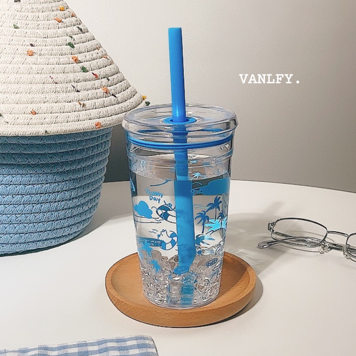 High-appearation-level office girls, large-capacity portable heat-resistant new cup, summer straw, 2025 student water cup Specification drawing