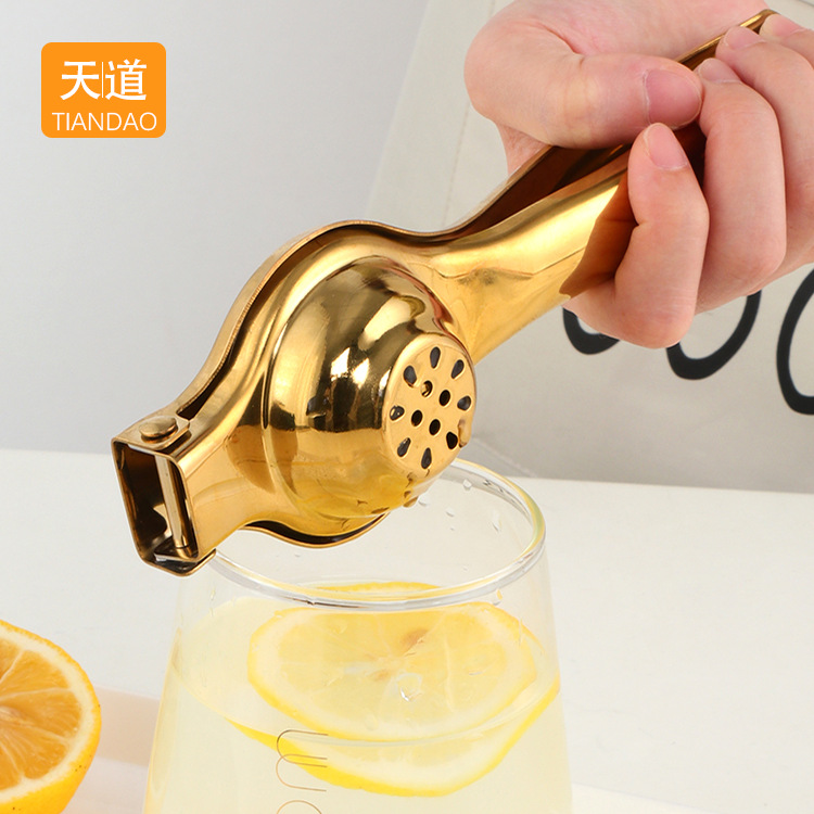 Stainless steel manual juicer, lemon juicer, pomegranate and orange juice mini fruit juicer, household juicer Application Scenario