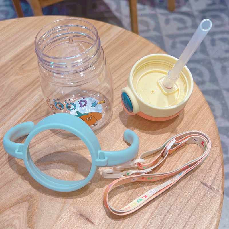 Children's straw water cup with scale, drinking cup for babies over one year old, portable and cute water bottle specially designed for kindergartens Application Scenario