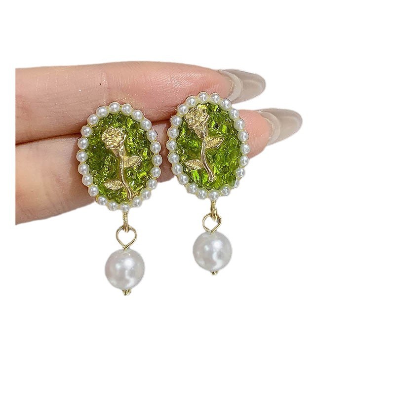 Fresh and clean green gradient stud earrings for women, 2024 new style sweet and versatile flower earrings, high-end zircon earrings Item Picture