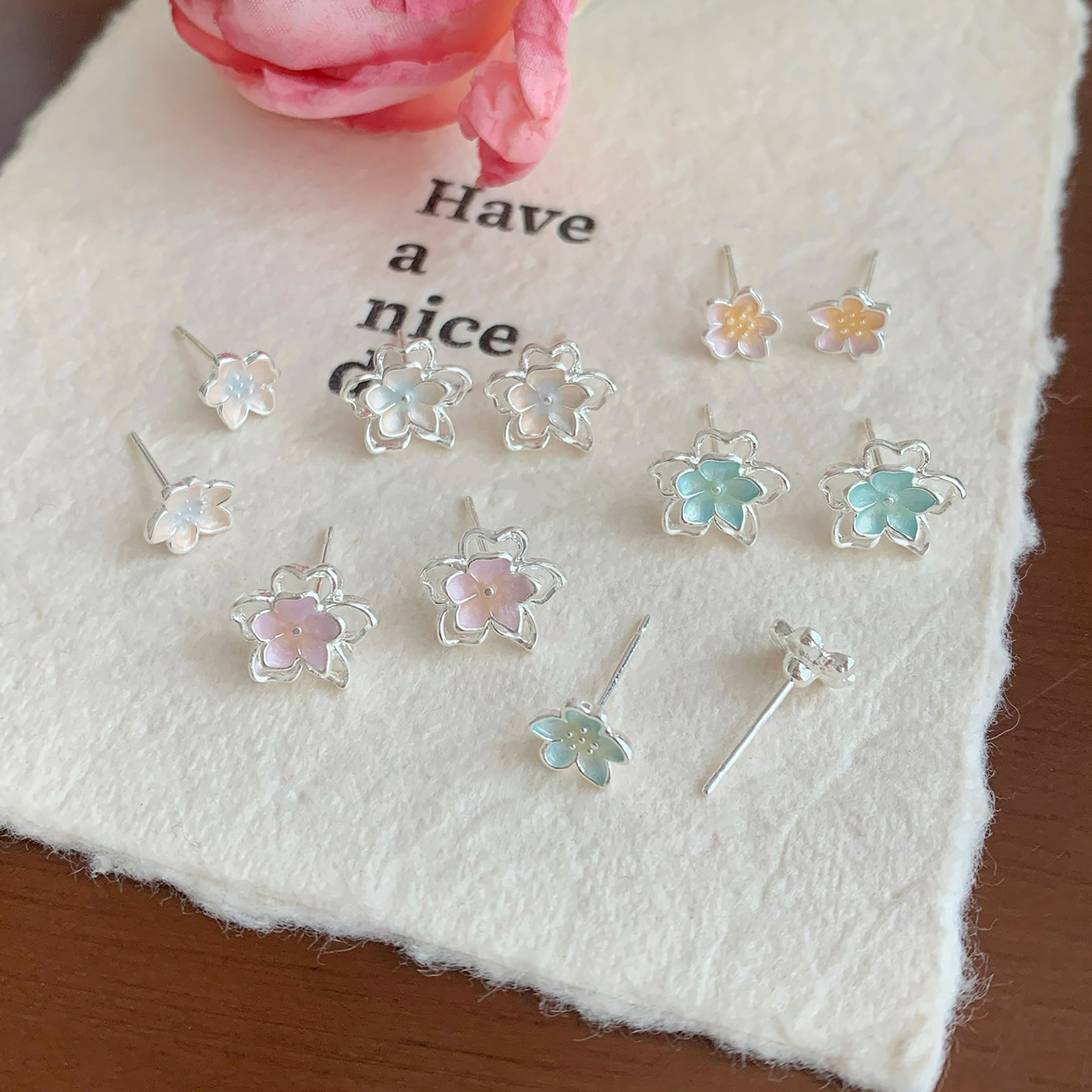 Summer sweet and ethereal hollowed-out floral stud earrings set, women's silver needle, fresh and high-end, elegant and exquisite, versatile earrings details Picture