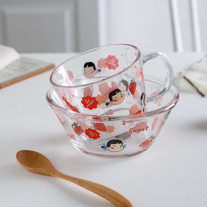 Japanese and Korean ins-style girlish pink strawberry girl oatmeal breakfast cup, cute cartoon student glass cup, milk cup Specification drawing