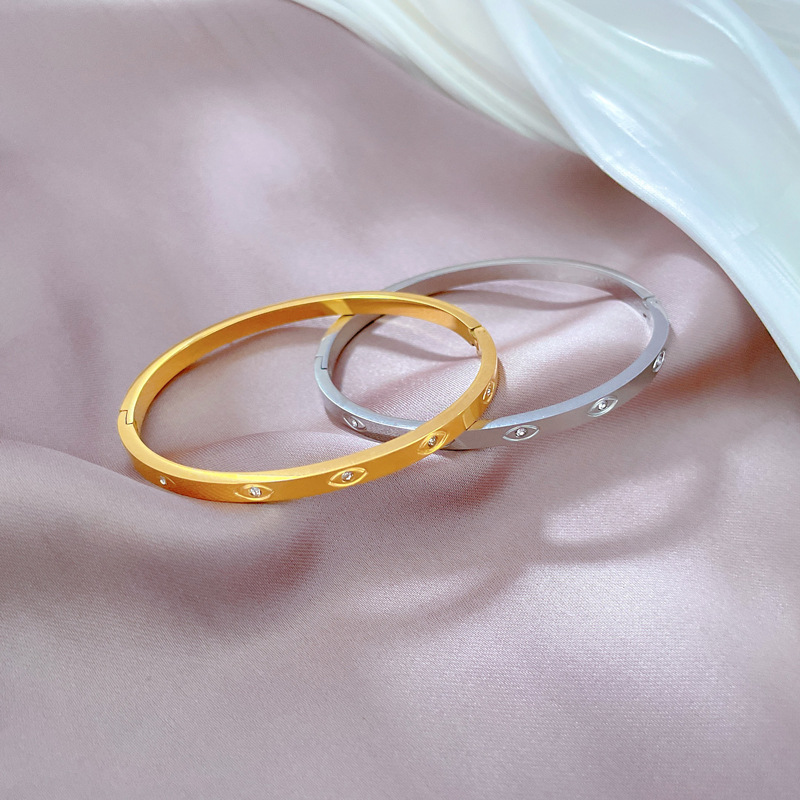 【 All-titanium Steel 】 European and American horse eye zirconium minimalist style titanium steel bracelet, minimalist cross-border retro stainless steel jewelry details Picture