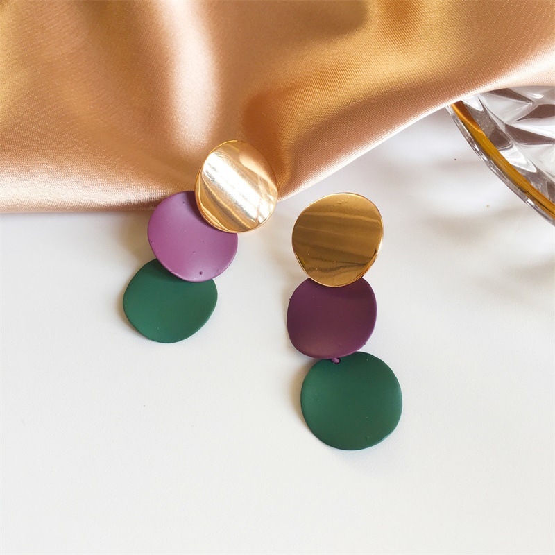 Korean retro, fashionable and unique alloy round plate matte splicing color-blocking stud earrings and earrings that can slim the face Specification drawing
