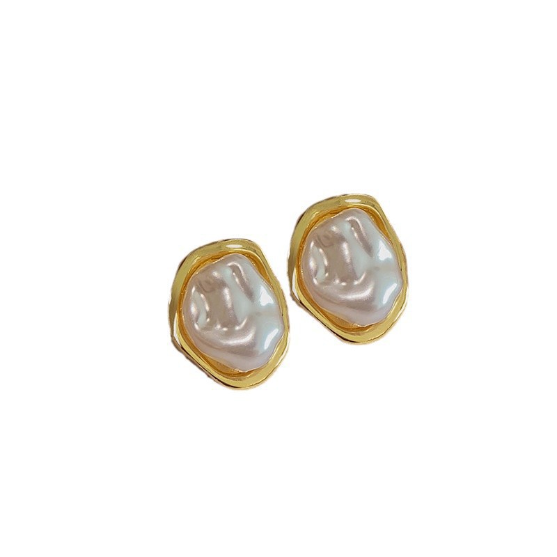 Cross-border bestseller high-end pearl earrings 2024 New niche design stud earrings, versatile earrings for women's charm Item Picture