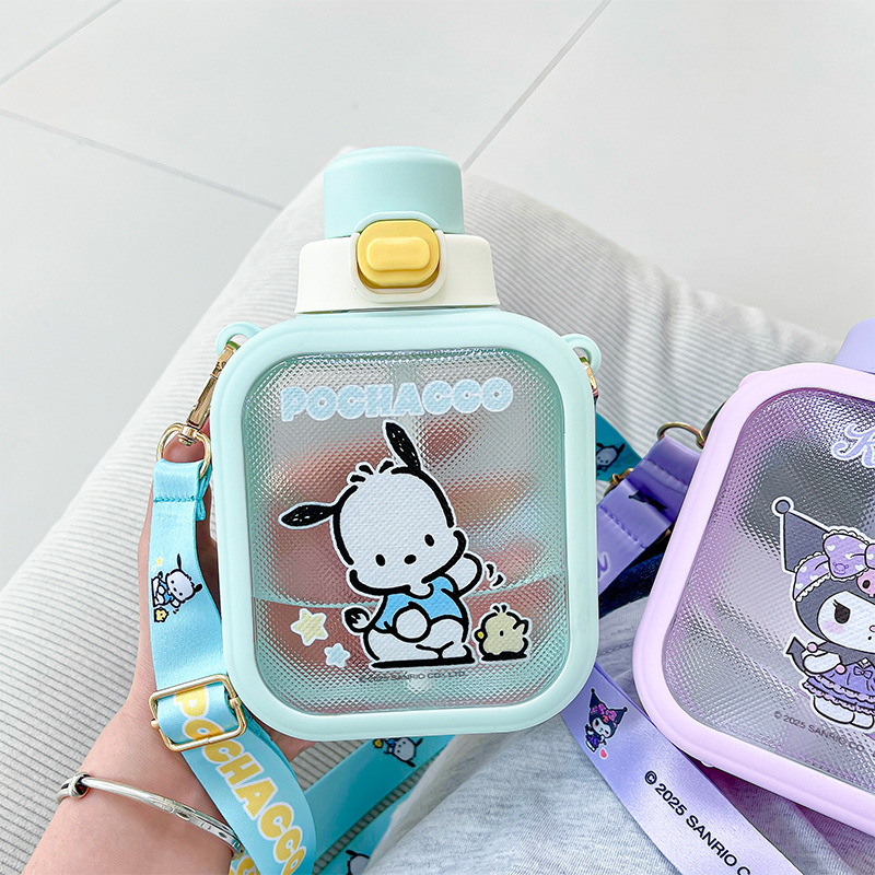 Sanrio family series sugar cube plastic cups with silk-screen printing design, convenient to carry, silicone spout and large capacity plastic cups Application Scenario