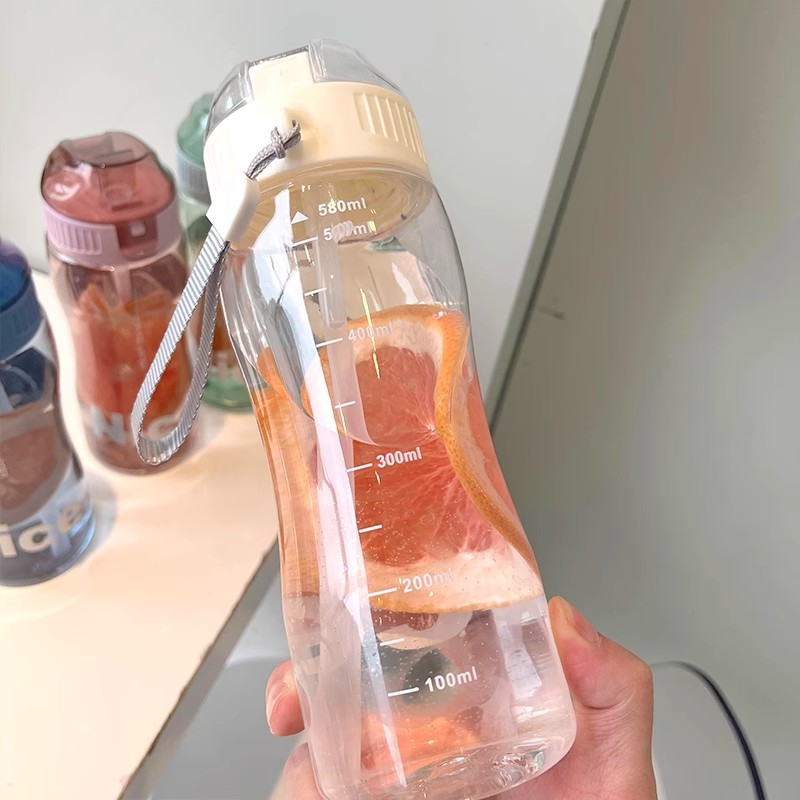 Portable water cup, special straw cup for children's school, heat-resistant and anti-drop plastic cup for boys and girls, summer sports Application Scenario