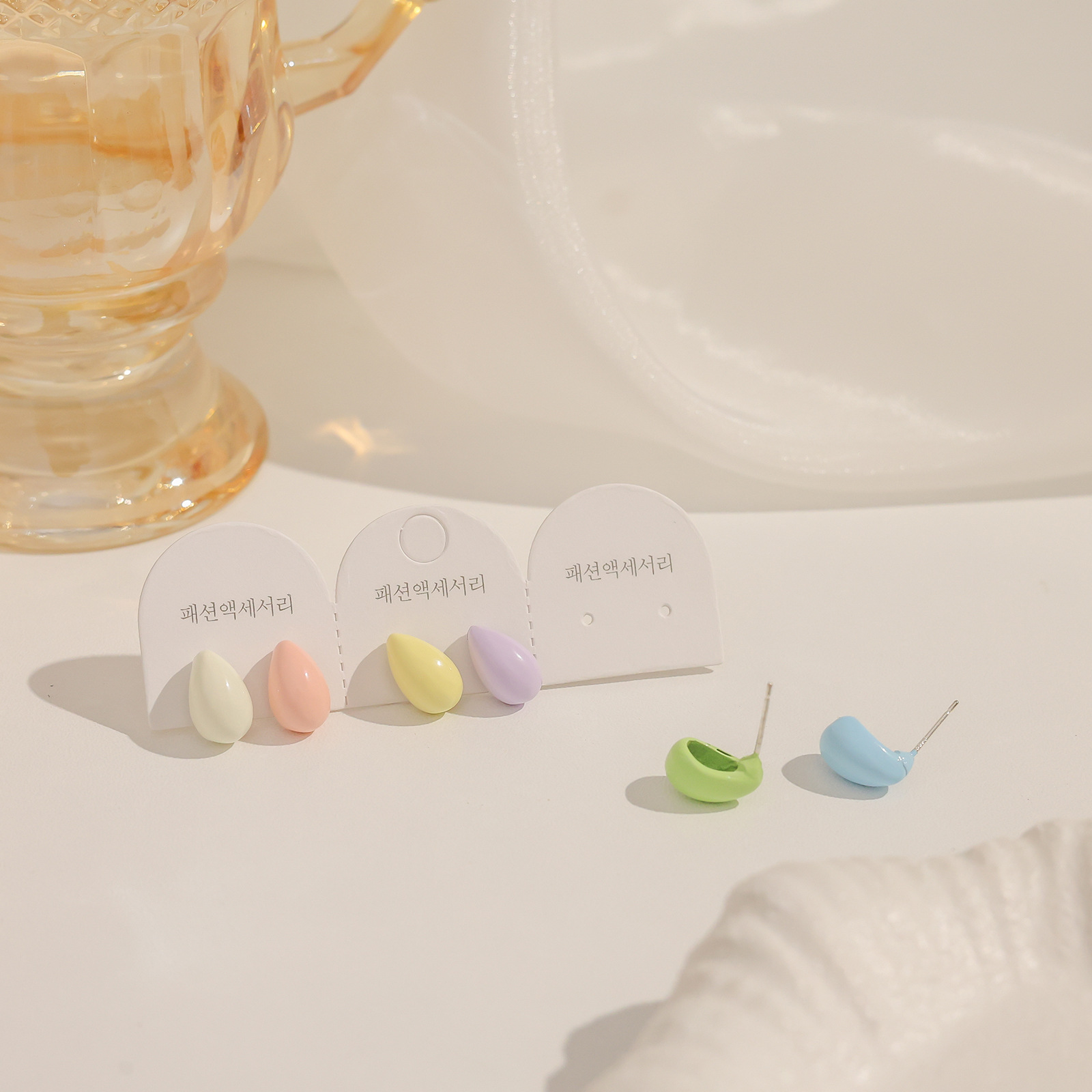 Summer new macaron-colored teardrop stud earrings, irregular and cute, candy-colored earrings, dopamine earrings Specification drawing