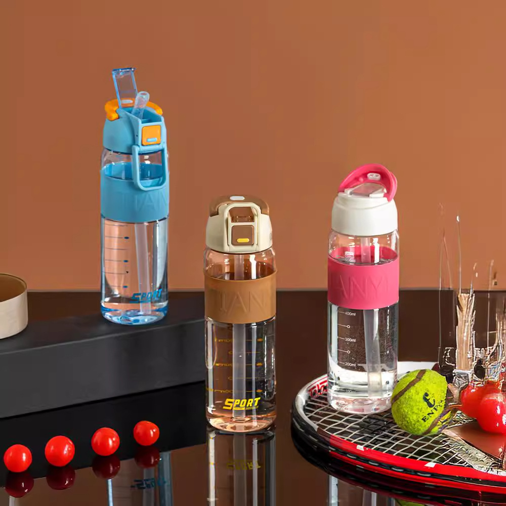 Summer fresh and transparent plastic cup, large-capacity double-drinking, anti-drop straw cup with scale, high appearance level children's water cup Application Scenario