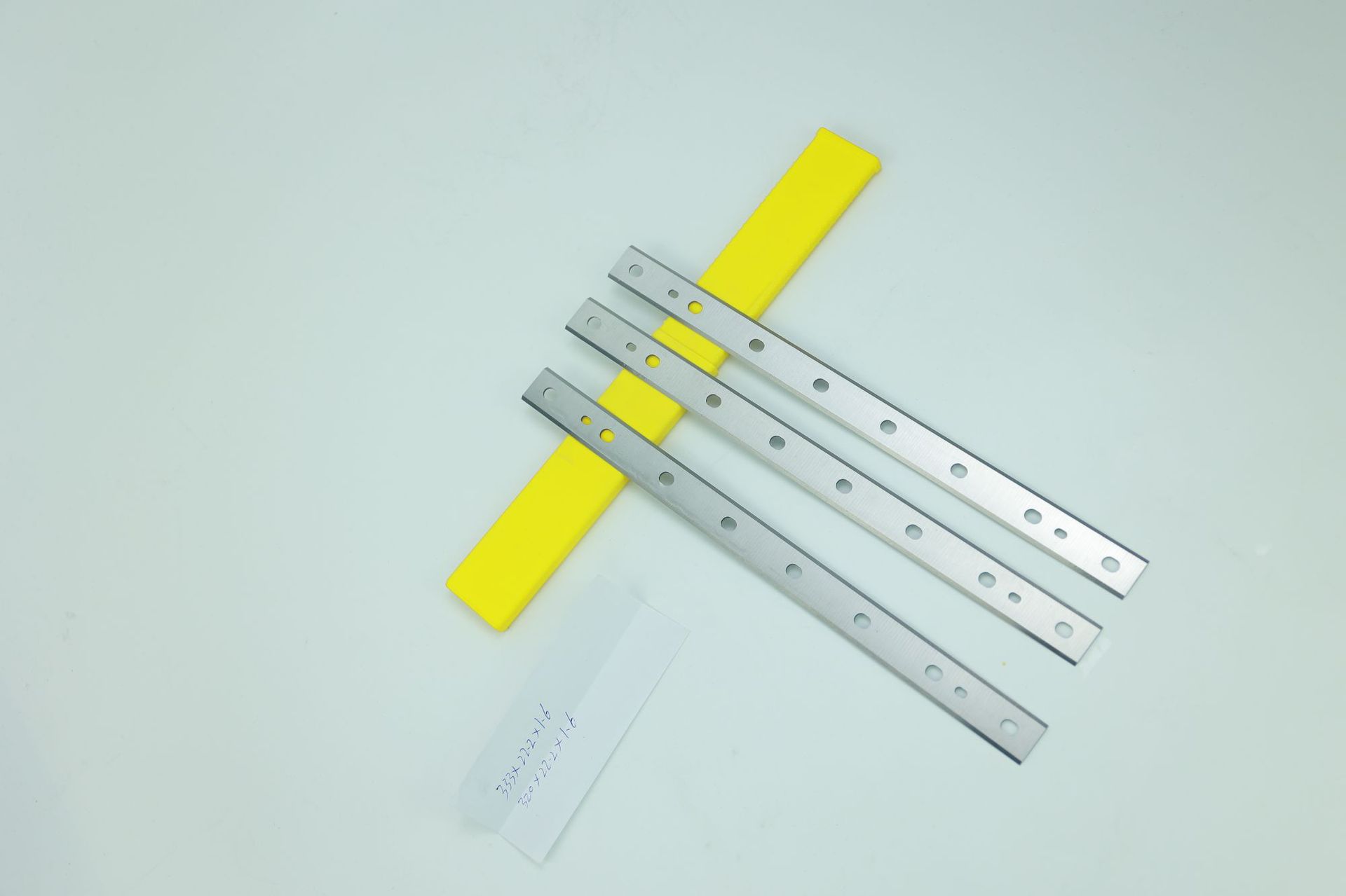 High-speed steel woodworking planer blade 333X22*1.6HSS undefined