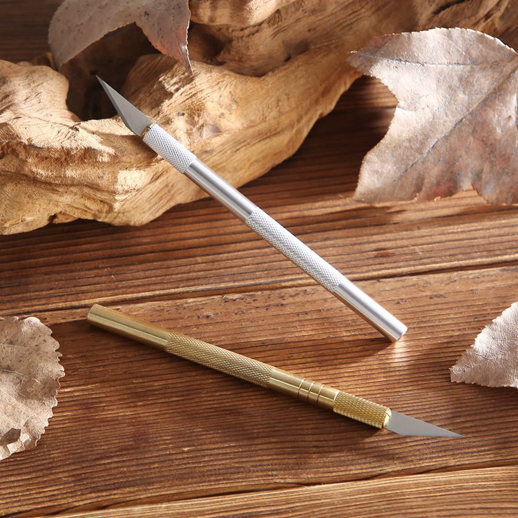 Aluminum alloy engraving pen knife, pure copper engraving knife, model making engraving knife, mobile phone film application cutting scissors, metal engraving knife Application Scenario