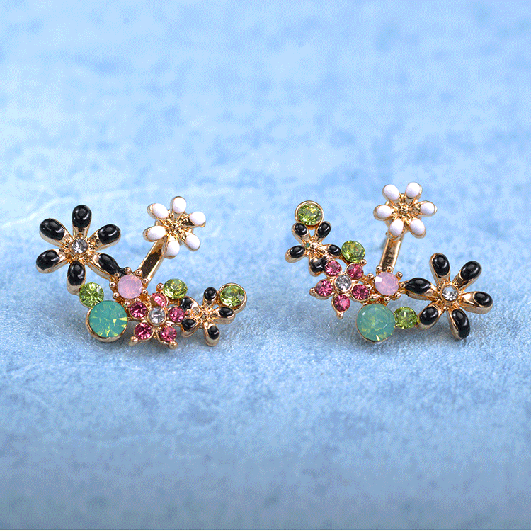 A new collection of sweet and charming Korean Riri flower rhinestone back-hanging earrings, a feminine and refreshing country-style accessory, and stud earrings Application Scenario