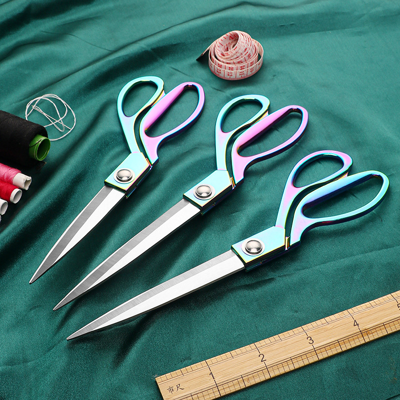 Lin Tai's tailor scissors, stainless steel clothing sewing scissors, 10-inch tailor scissors for cutting clothes and fabric, large household scissors Application Scenario
