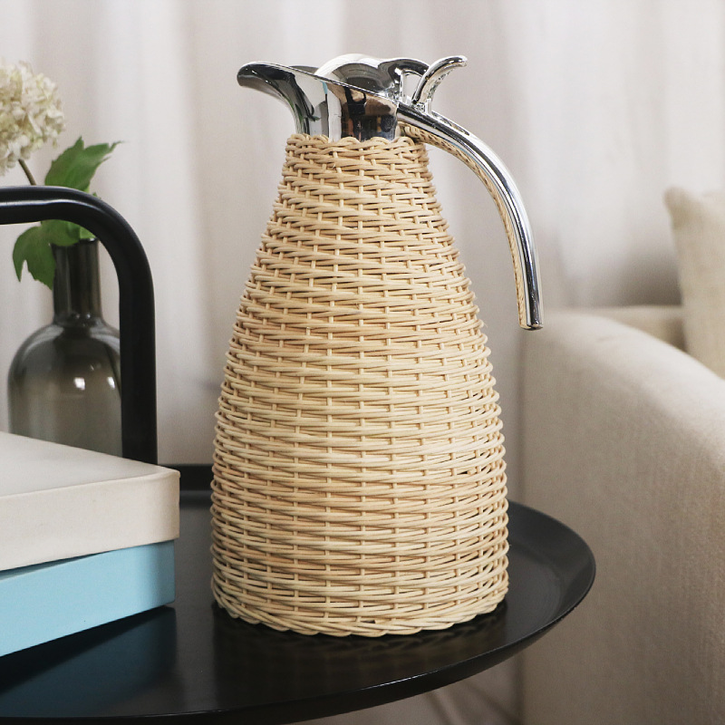 Rattan woven 304 stainless steel vacuum insulated thermos, hand-woven European coffee pot, thermos, household 2L details Picture
