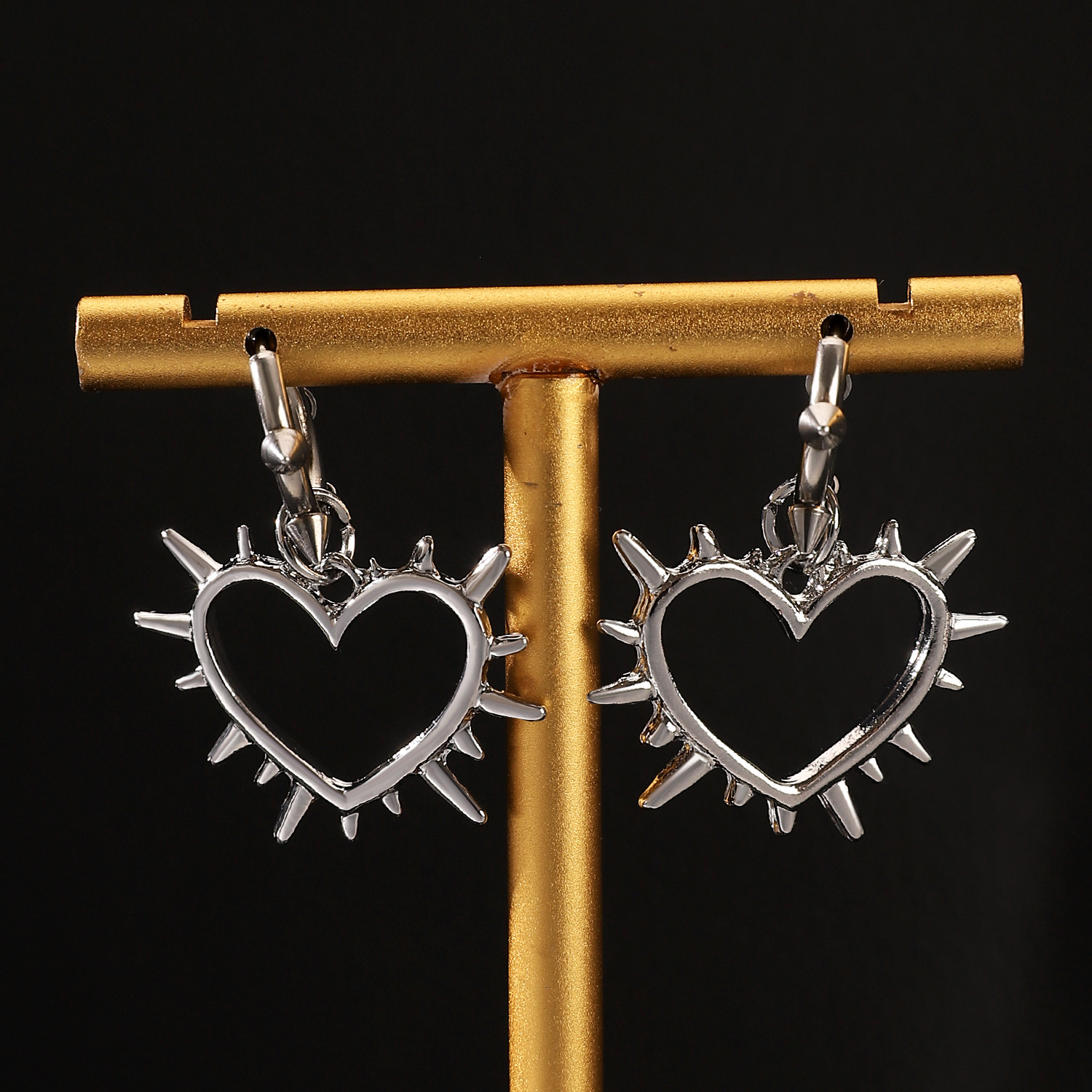 Korean style XO men's earrings, men's ear buckles, titanium steel ear studs, earrings wholesale, stainless steel accessories Application Scenario