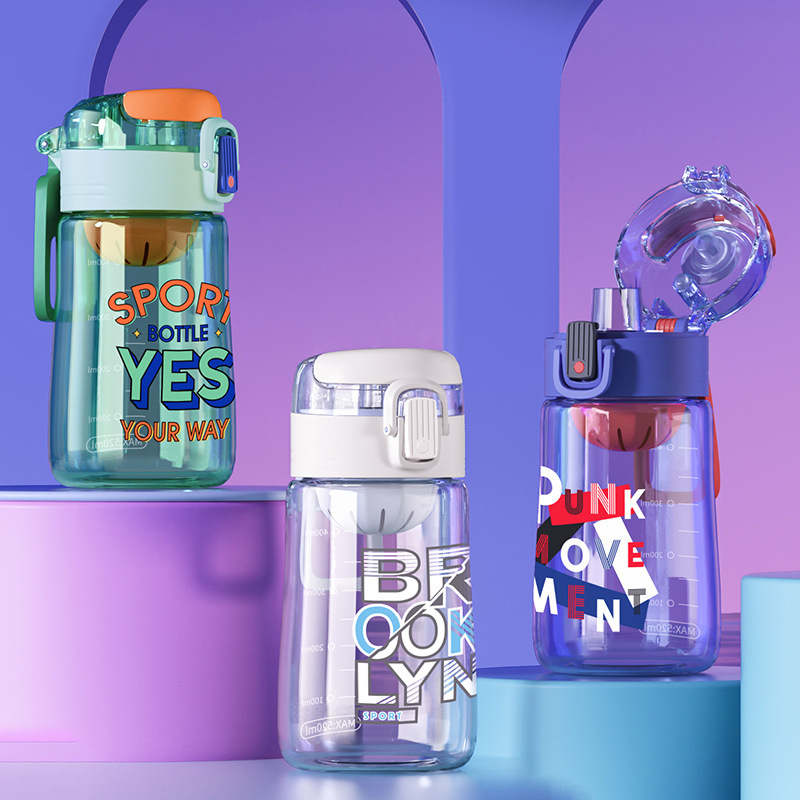 Back-to-school season gifts: Fashionable and cool children's water cups, boys' drinking plastic cups, letter bouncing drinking cups wholesale full figure