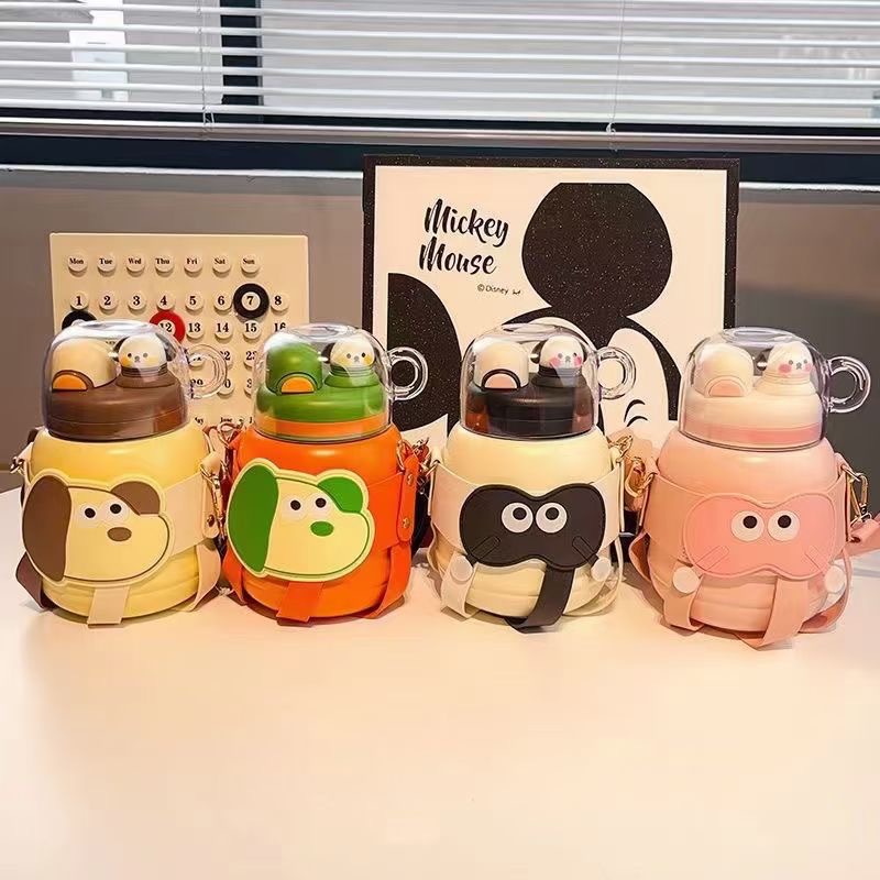 Cute cartoon children's thermos cups with a cute "Want Want Dog" and a high level of appearance, portable backpacks for both boys and girls, and double-drinking straw cups full figure