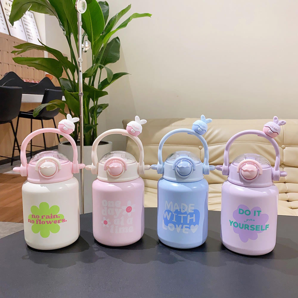 "Internet-famous Little Happiness insulated cup, high appearance level, girls' children's backpack travel cup, large capacity straw, student water cup. Specification drawing