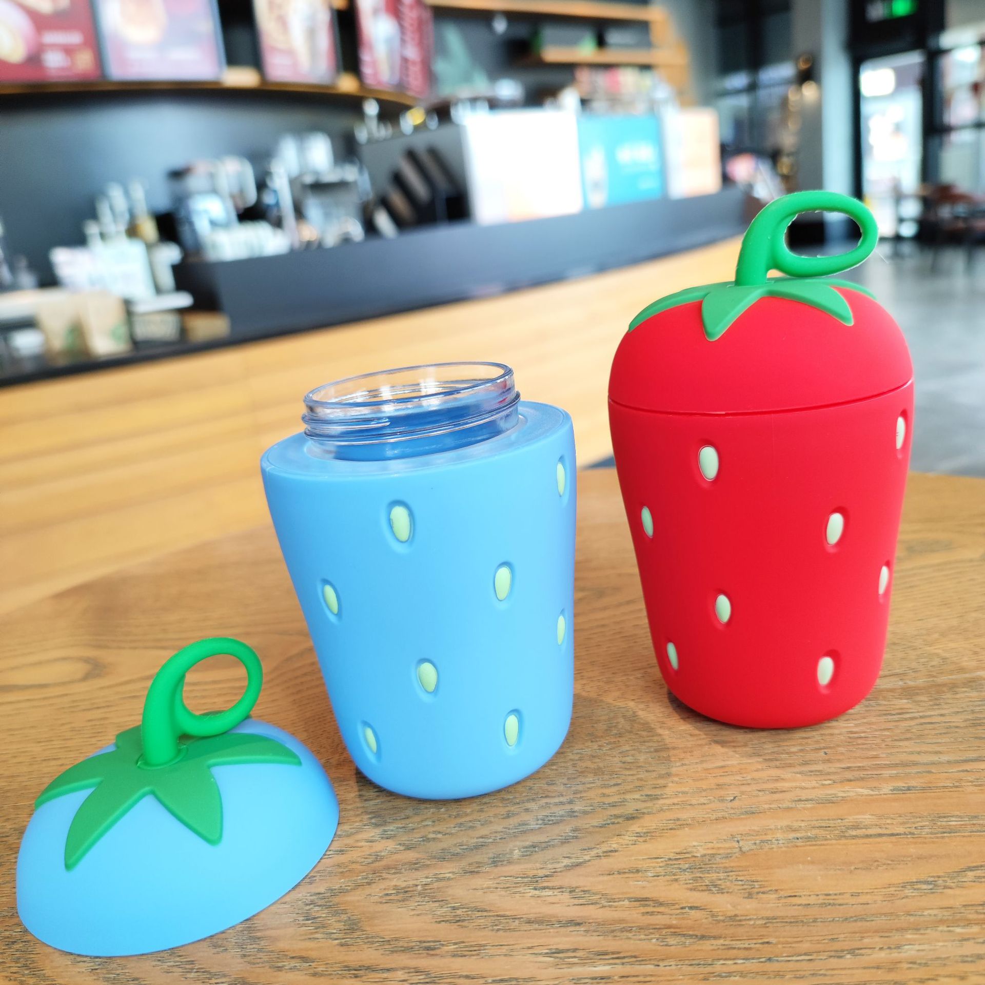 Yafiqi Creative Korean version strawberry double-layer insulated glass water cup, student juice cup with handle, gift advertising cup full figure