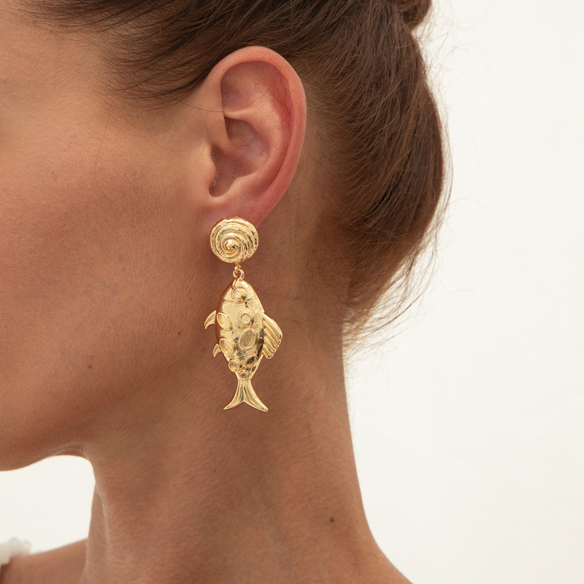 European and American earrings cross-border metal style geometric exaggerated earrings, simple flower bud design sense fashionable stud accessories details Picture