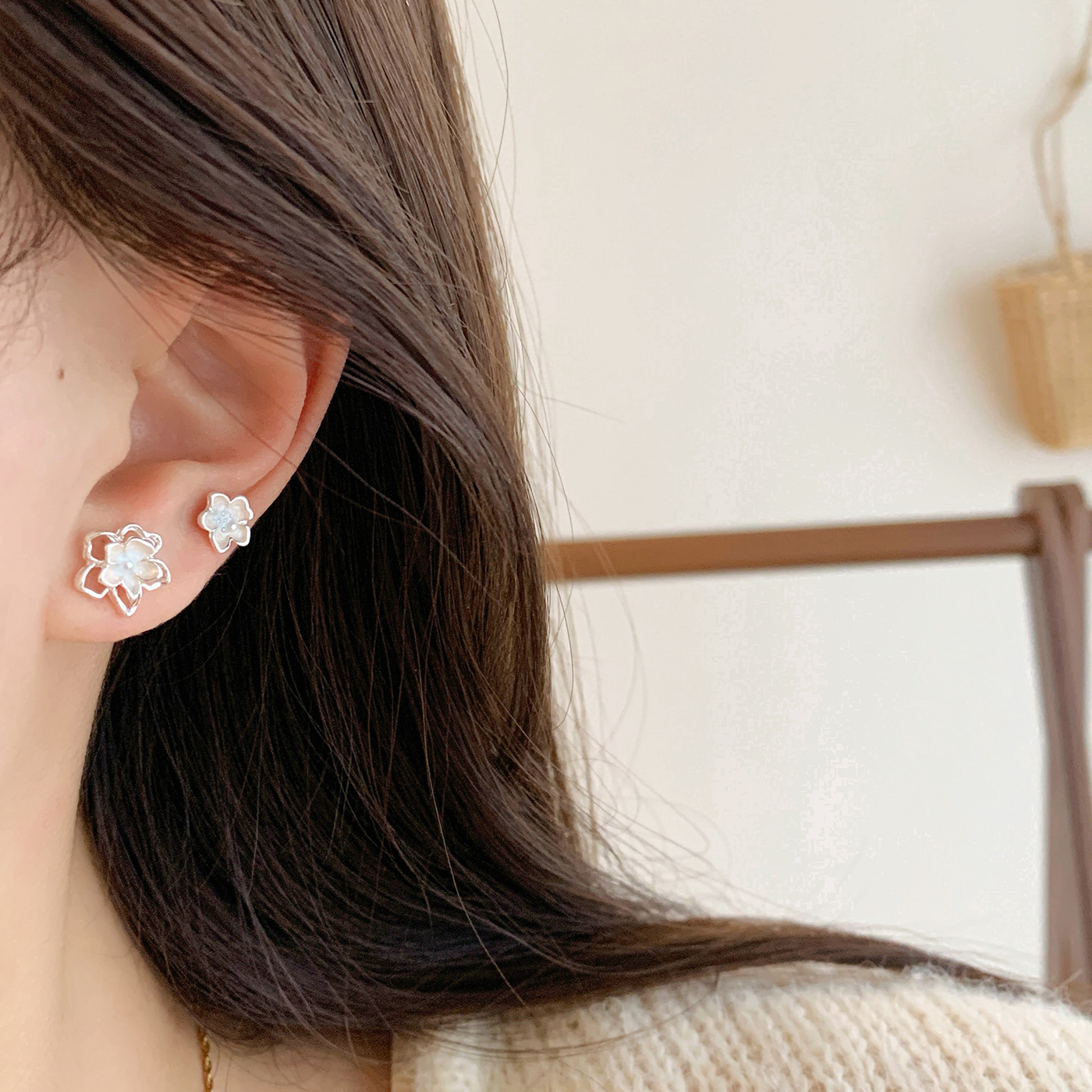 Summer sweet and ethereal hollowed-out floral stud earrings set, women's silver needle, fresh and high-end, elegant and exquisite, versatile earrings Specification drawing