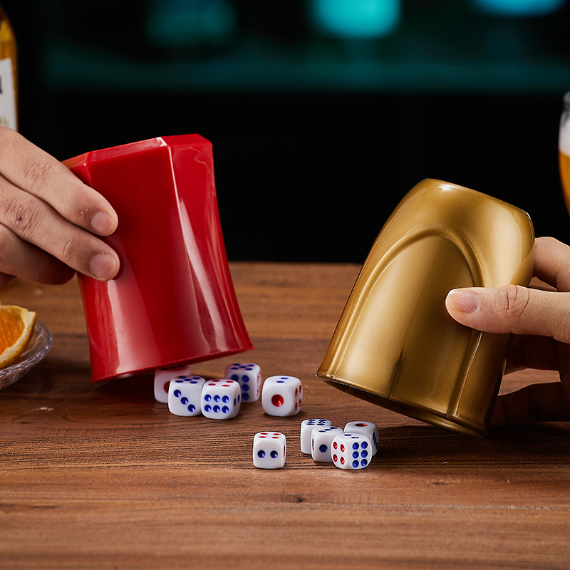 Creative KTV plastic straight tube hand-cranked color cup, Bar bullet dice dice cup set, night entertainment sieve cup Specification drawing
