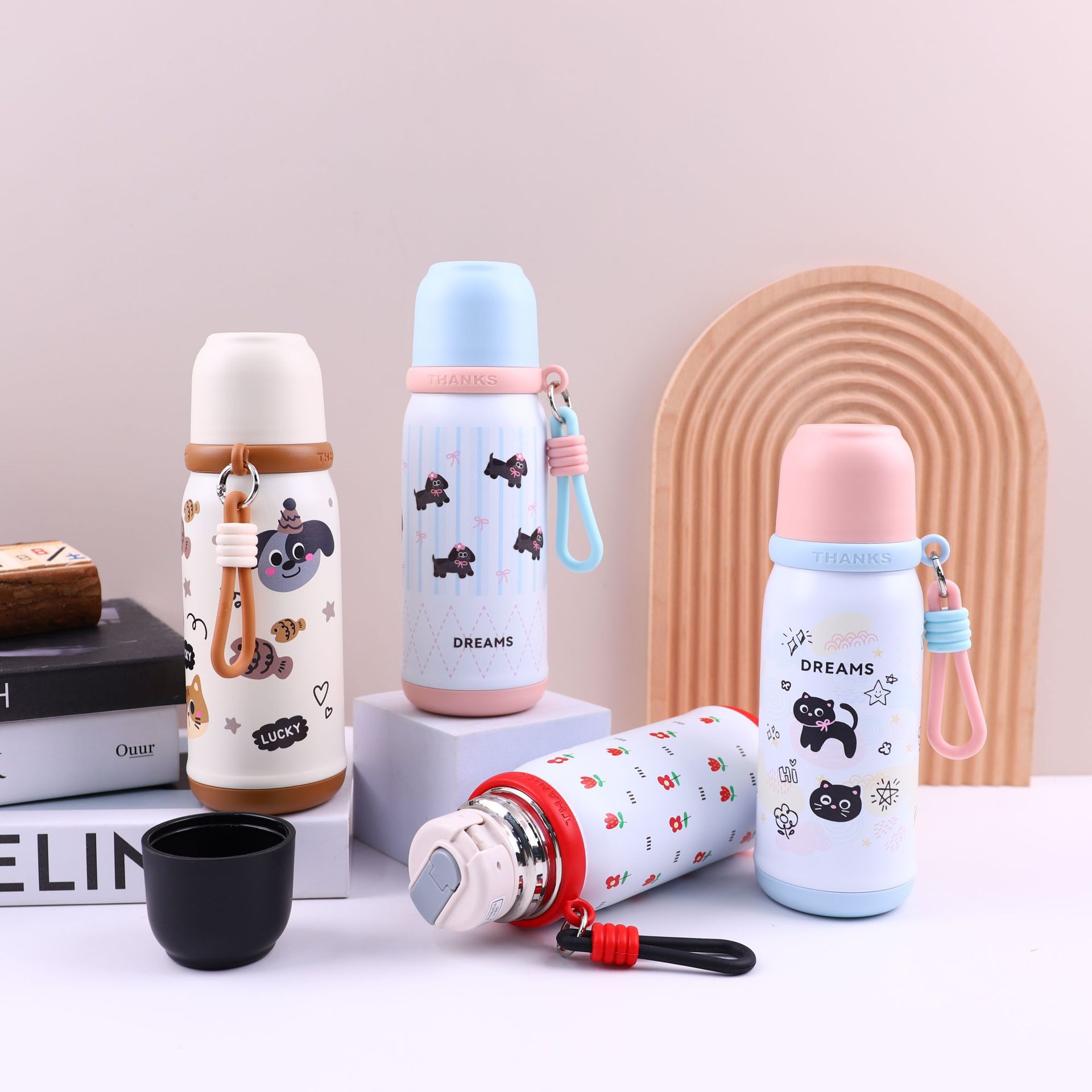 New 316 stainless steel insulated cup, high appearance level, sports double-drinking cup, student cartoon straw cup, Dream House Specification drawing