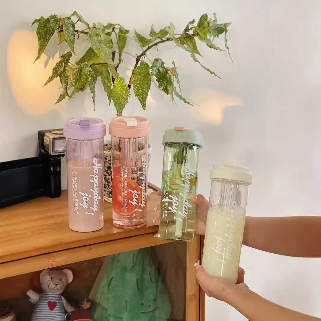 High-quality appearance level flower tea plastic cup, women's double-drinking straw cup, food-grade large-capacity internet-famous cup, creative and portable water cup Application Scenario