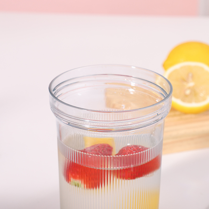 New high-appearure-level plastic straw cup, coffee cup, student couple portable and casual cup, home and office water cup Application Scenario