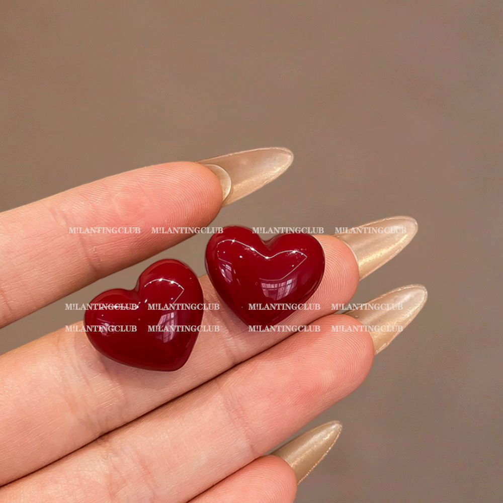Retro Ankela red ear studs, elegant, light luxury, high-end ear clips, no ear holes, new best-selling earrings for women in 2024 Application Scenario
