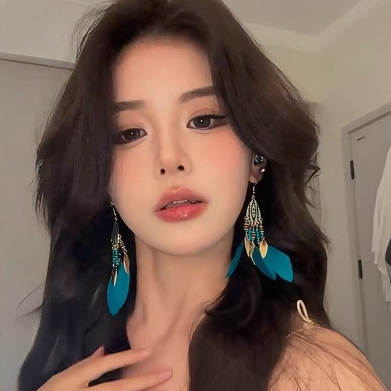 Bohemian-style long tassel earrings, women's high-end vacation style feather stud earrings, ethnic style retro earrings details Picture