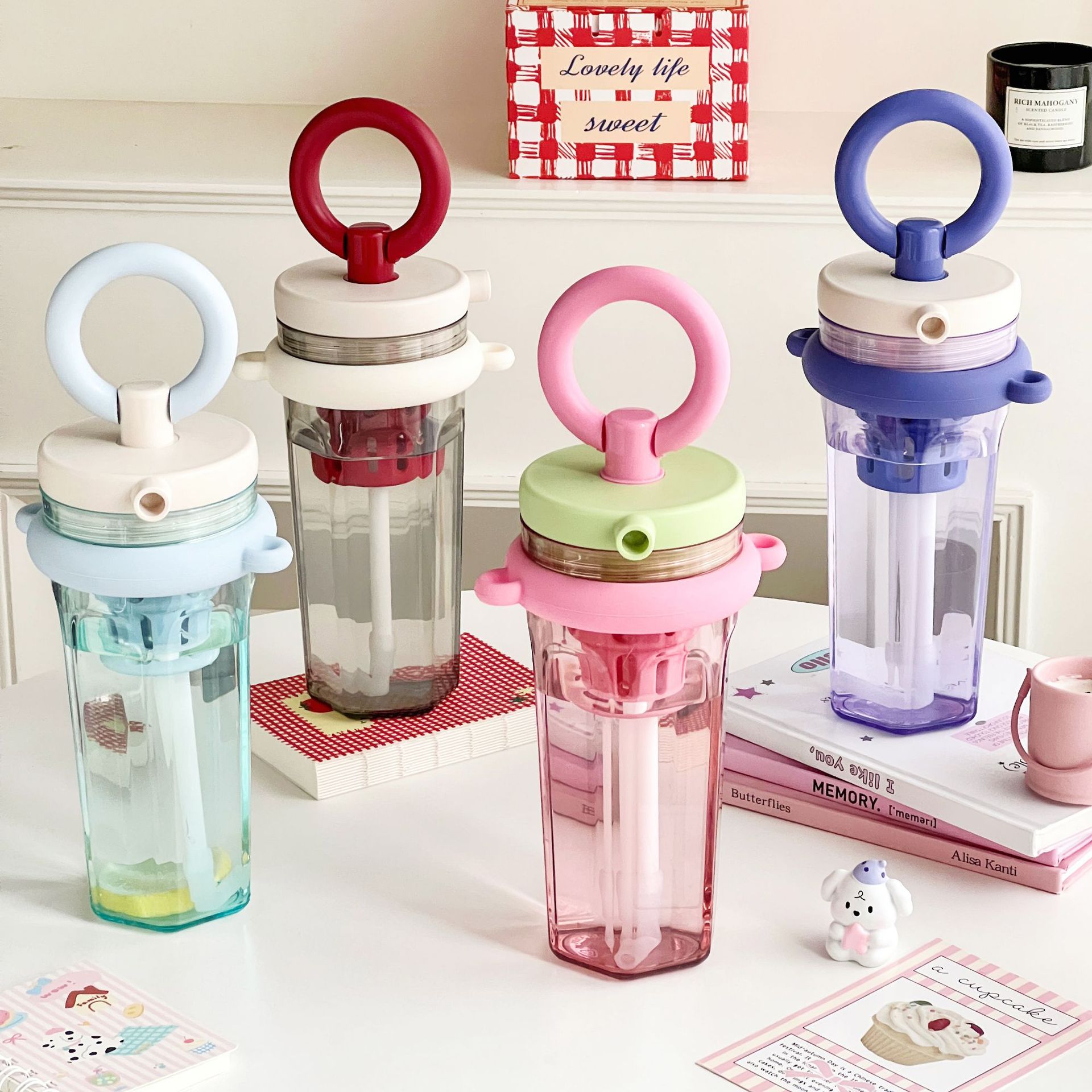 Summer girls' water cups are fashionable, fresh, and have a high level of appearance. They are simple and ins plastic cups. Students are portable and carry straw cups details Picture