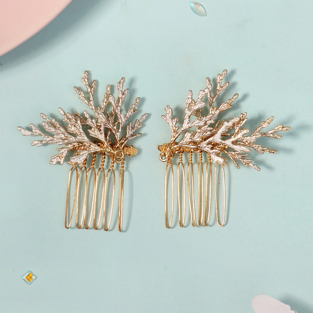 New European and American bride hair comb handcrafted headwear, golden pine branch insert comb, beautiful and versatile Christmas hair accessory, alloy hair comb details Picture