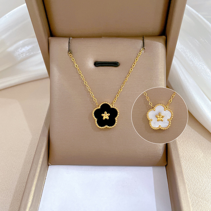 【 All-titanium Steel 】 Five-leaf flower double-sided minimalist style furnace inner real gold necklace, female Instagram Internet celebrity collarbone chain matching full figure