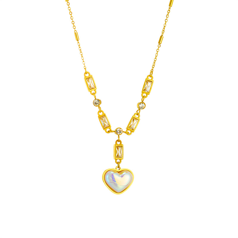 European and American fashion, niche, retro, elegant and stylish, dazzling pearl heart pendant, diamond-encrusted chain, titanium steel jewelry necklace Item Picture