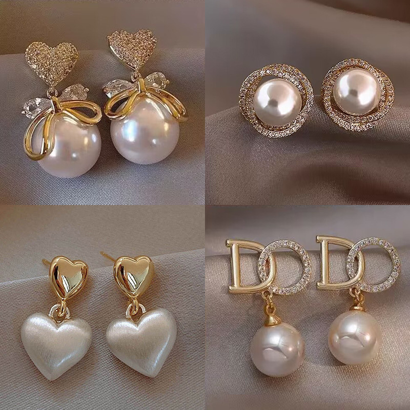 Pearl stud earrings for women, French niche retro design earrings, 2024 new bestsellers, elegant earrings, high-end earrings Application Scenario