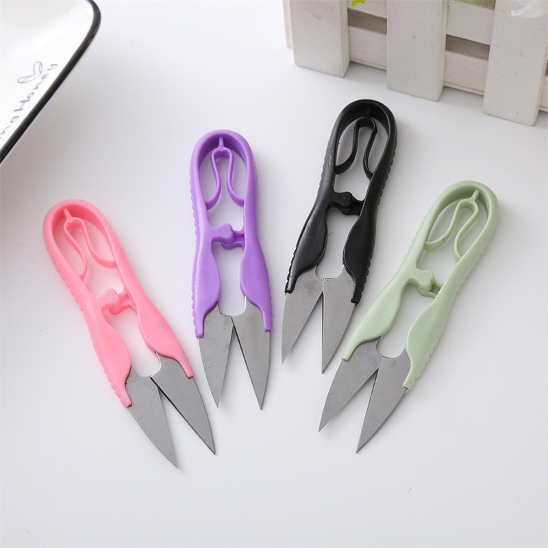 Single-piece cross-stitch scissors, single-color small scissors, colored plastic yarn shears, thread end shears, U-shaped thread trimming wholesale Item Picture