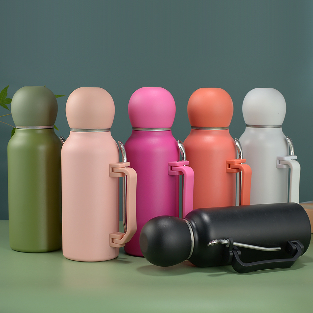New cross-border football cup, outdoor sports convenient water cup, stirring straw spoon, 304 stainless steel insulated cup and kettle details Picture